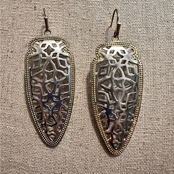 Kendra Scott Sadie Spear filigree earrings - Picture 3 of 3
